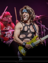 steel_panther_3933